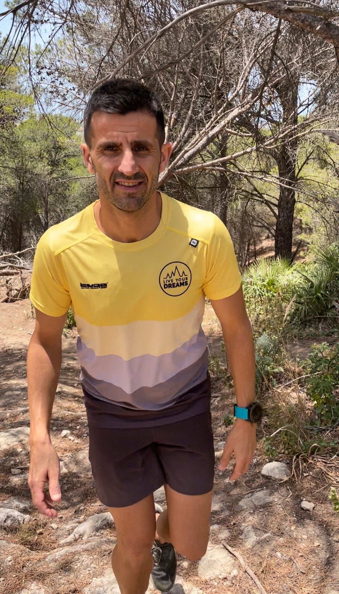 LIVE YOUR DREAMS CAMISETA TECNICA YELLOW - Imagen 2