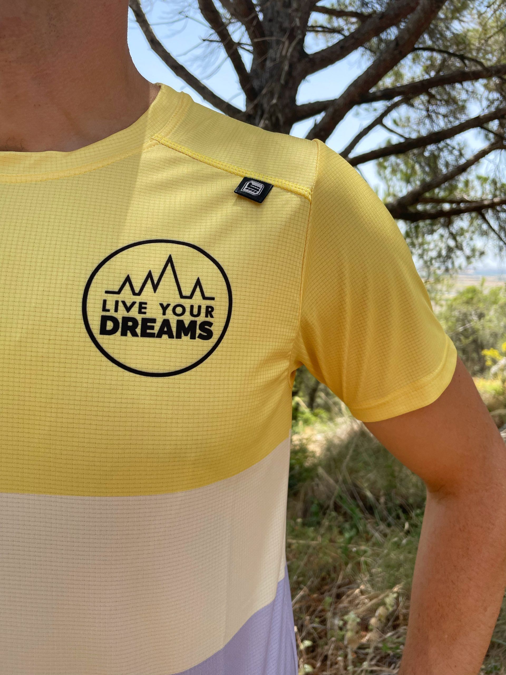 LIVE YOUR DREAMS CAMISETA TECNICA YELLOW - Imagen 4