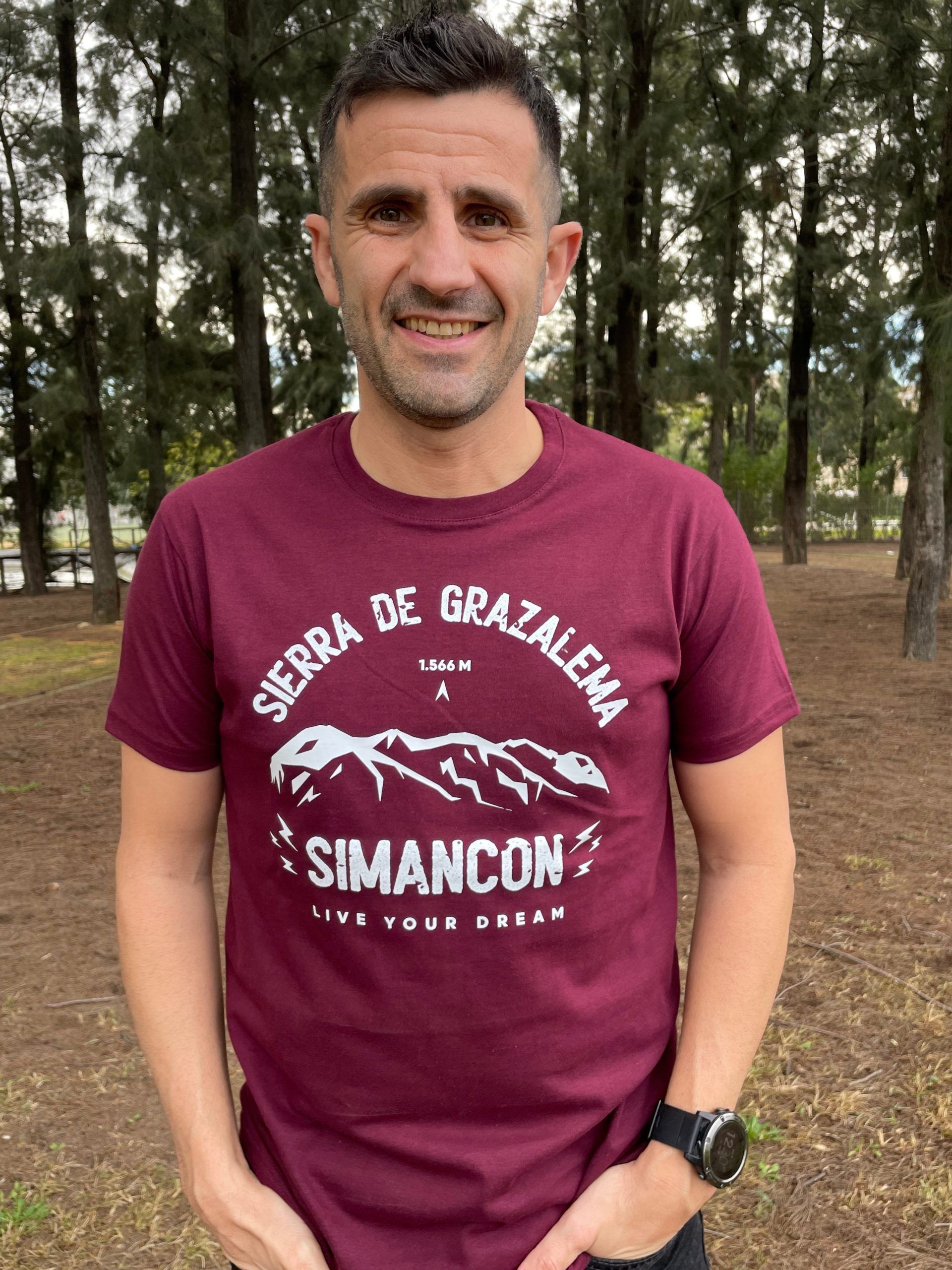 LIVE YOUR DREAMS CAMISETA CASUAL “SIMANCON” BURDEOS