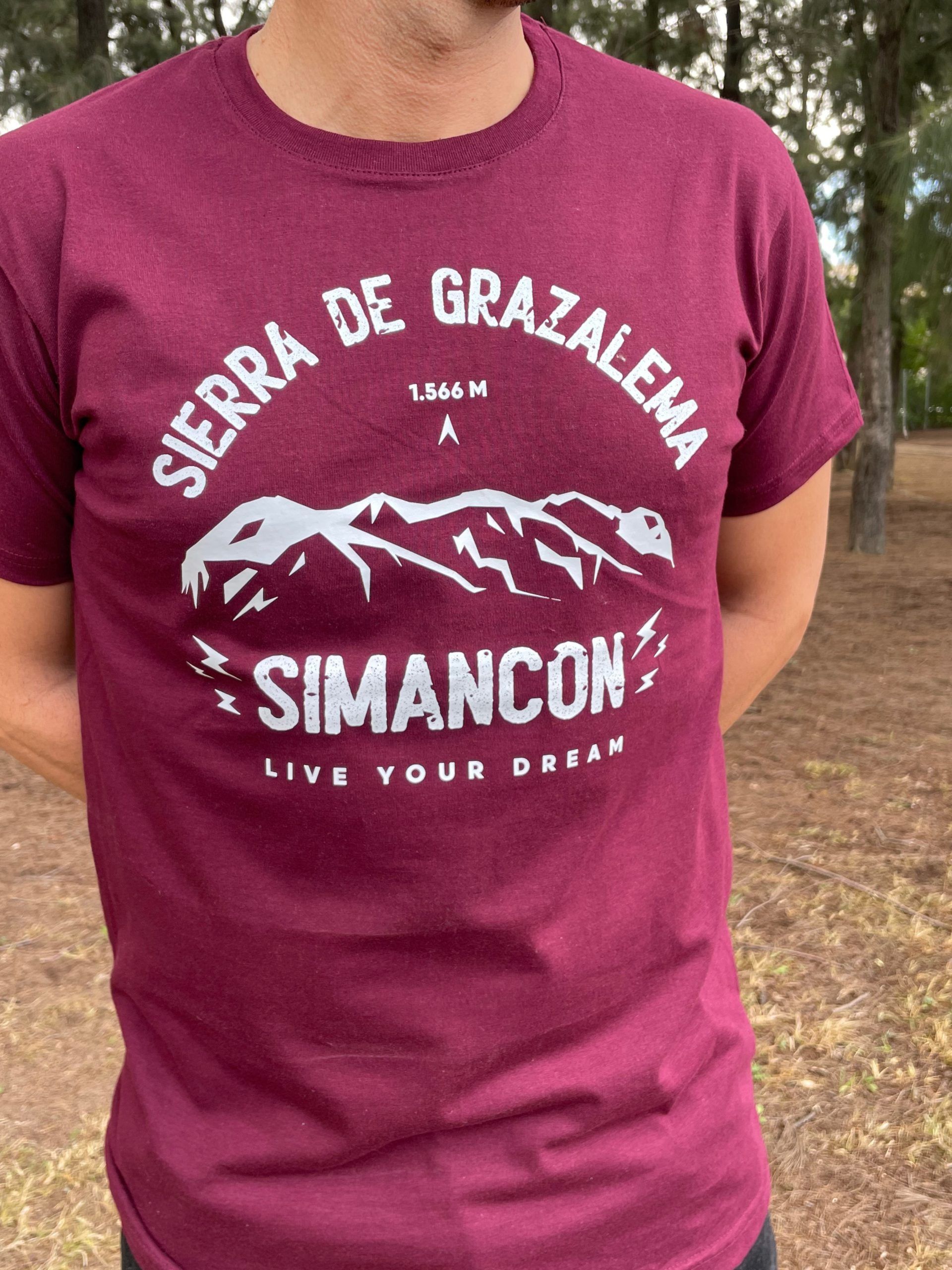 LIVE YOUR DREAMS CAMISETA CASUAL “SIMANCON” BURDEOS - Imagen 2