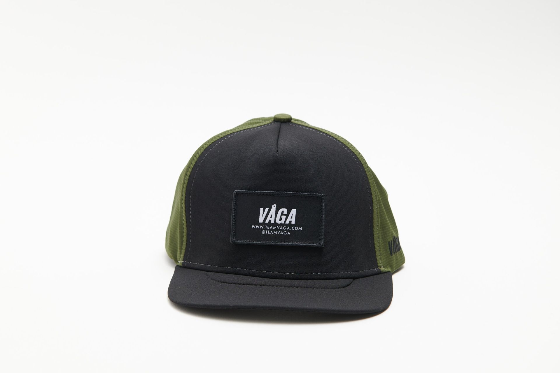 VÅGA GORRA TRUCKER DARK MOSS GREEN / BLACK